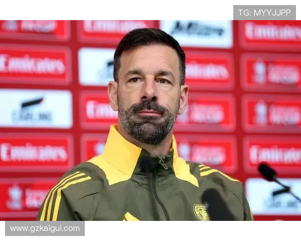 莱斯特前锋吐槽范尼雪藏7个月：好前锋不一定是好教练